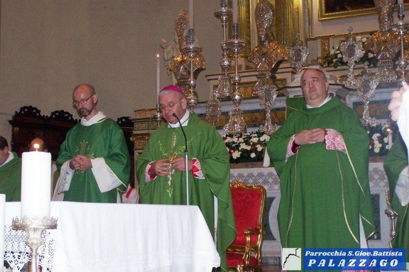 VescovoLiturgia2013_00118